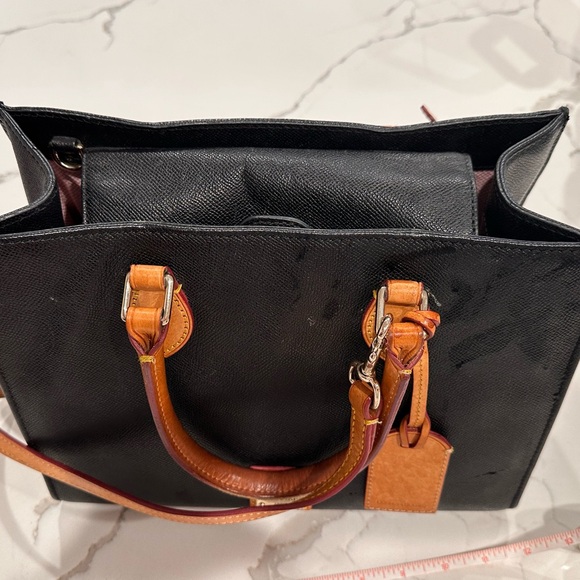 Dooney and Bourke Classic Handbag - Picture 7 of 8